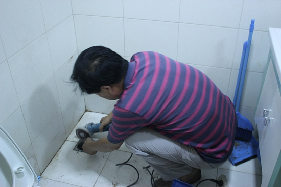 How to replace shower drain