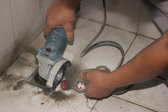 How to replace shower drain