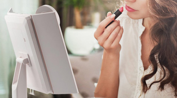 Use Makeup Mirror
