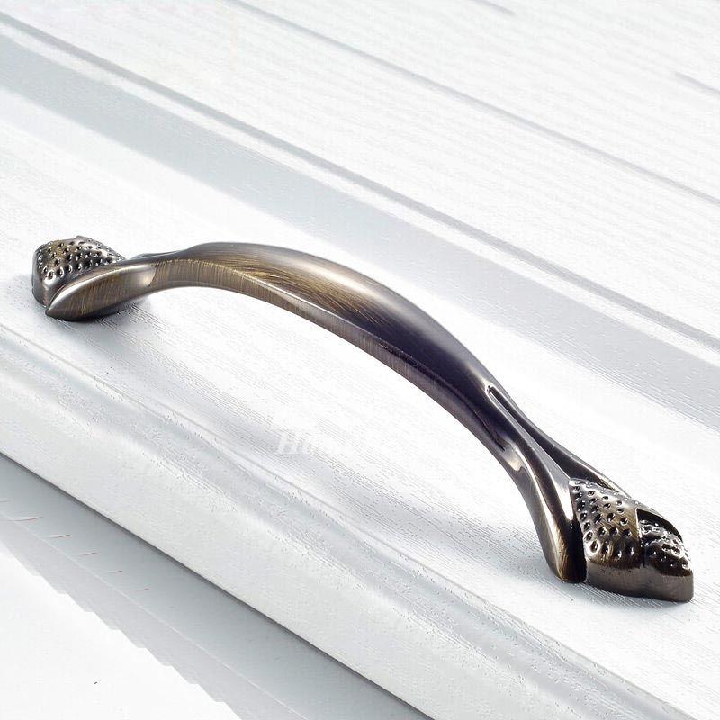 Bedroom Furniture Knobs Black/White/Bronze Zinc Alloy Carved